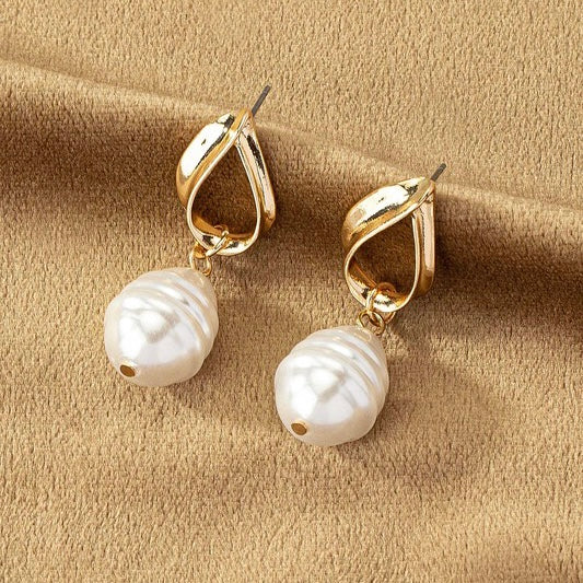 MICH PEARL DROP EARRINGS