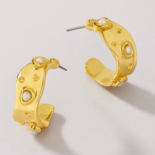 LIVIA WAVY PEARL STUDDED HOOP EARRINGS