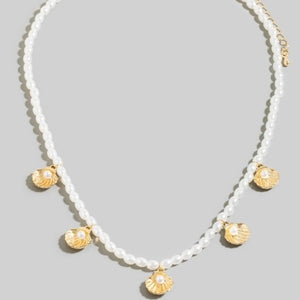 SCOTTIE CLAM SHELL PEARL NECKLACE