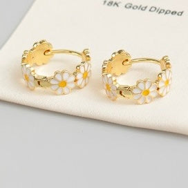 18K GOLD DAISY HOOP EARRINGS