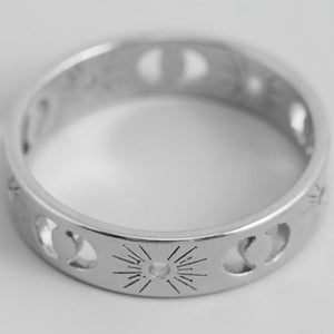 SANSA SILVER MOON RING