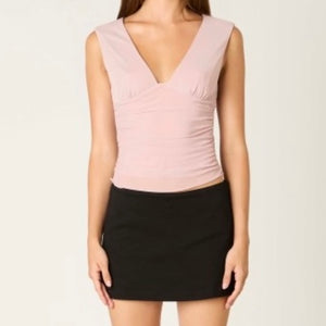 NEED A MINUTE PINK V NECK TOP