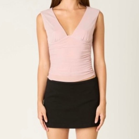NEED A MINUTE PINK V NECK TOP