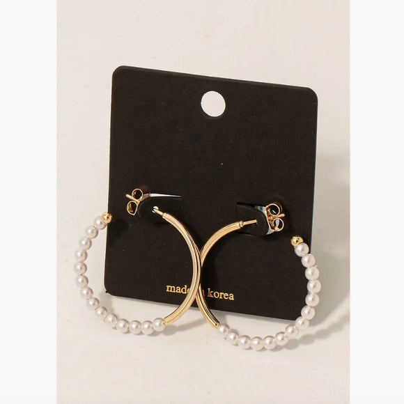 ARI GOLD PEARL HOOP EARRINGS